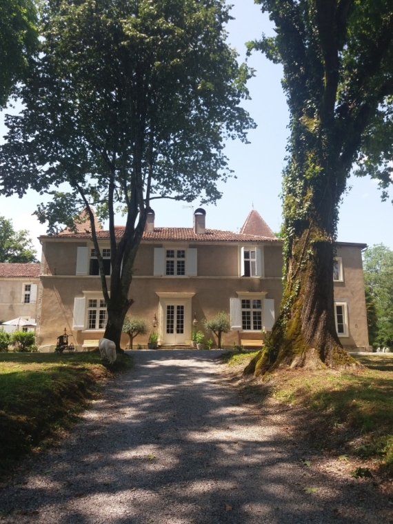 Venez réunir vos amis et votre famille au Château Saint Martin à Pouillon, Pouillon, Château Saint-Martin